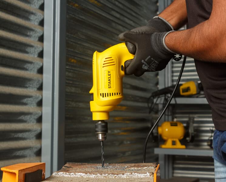 Stanley: SDH550KP 550W 10mm Corded Single Speed Hammer Drill Machine and Hand Tool Kit (120-Pieces)