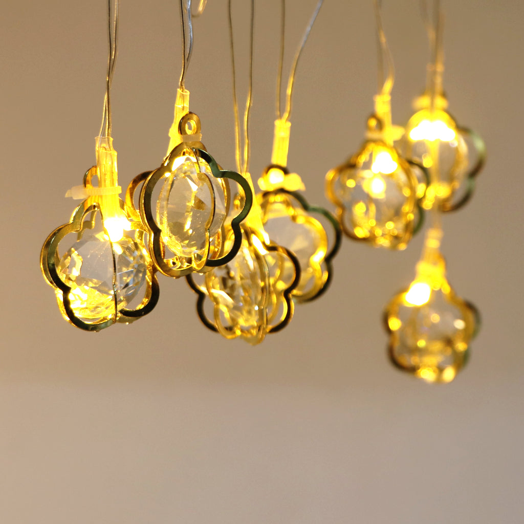 Diamond-in-Flower 14 LED Golden String Lights