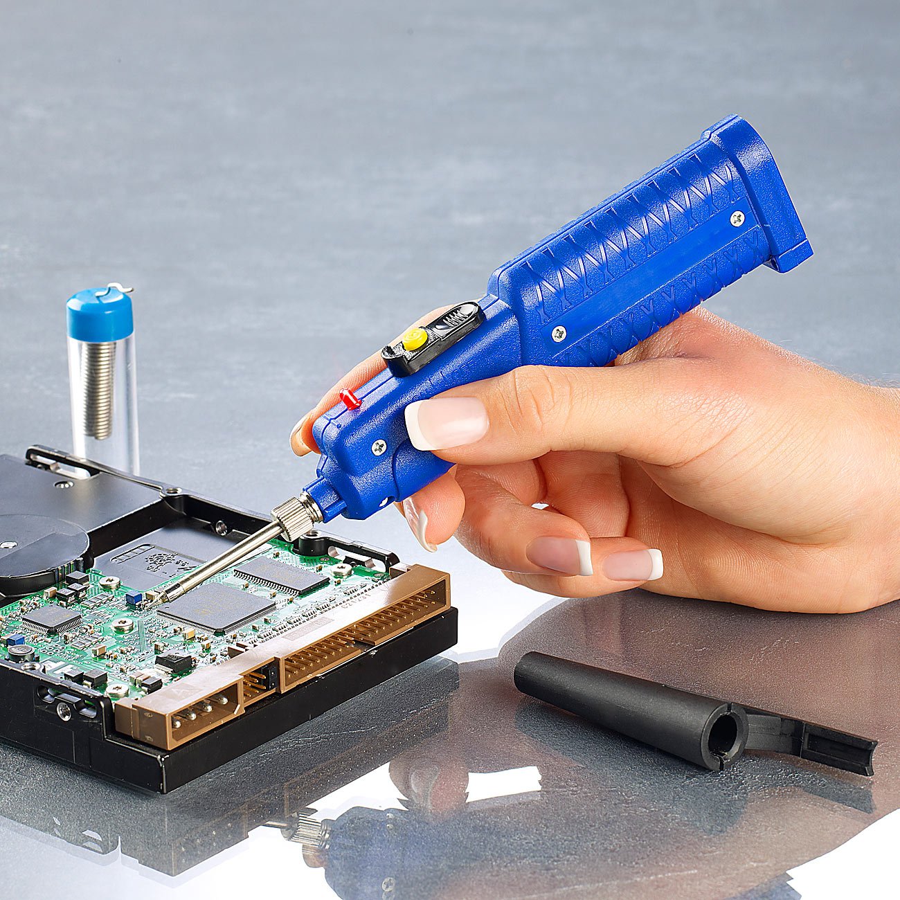 4.5v 8w Battery Operated Soldering Iron with accessories