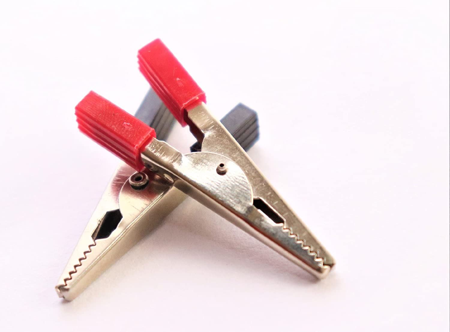 Alligator Crocodile Clips Pair 45mm Red + Black (Half Sleeves)