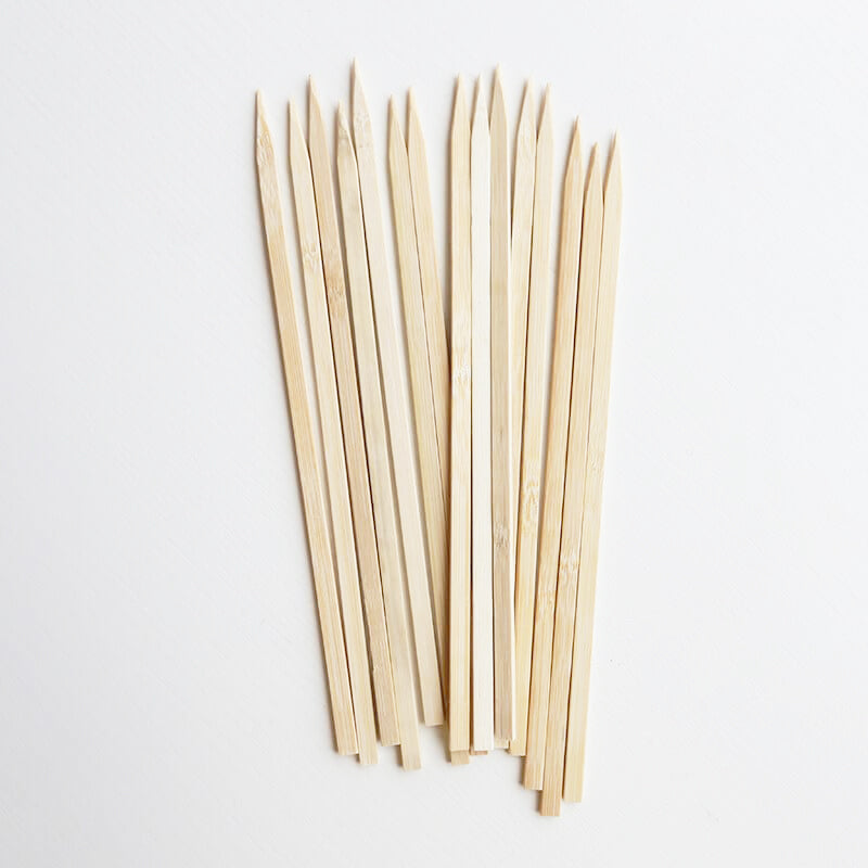 Flat wood outlet skewers